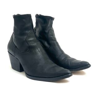 Dolce Vita Women's Shanta Ankle Boot
W 8.5